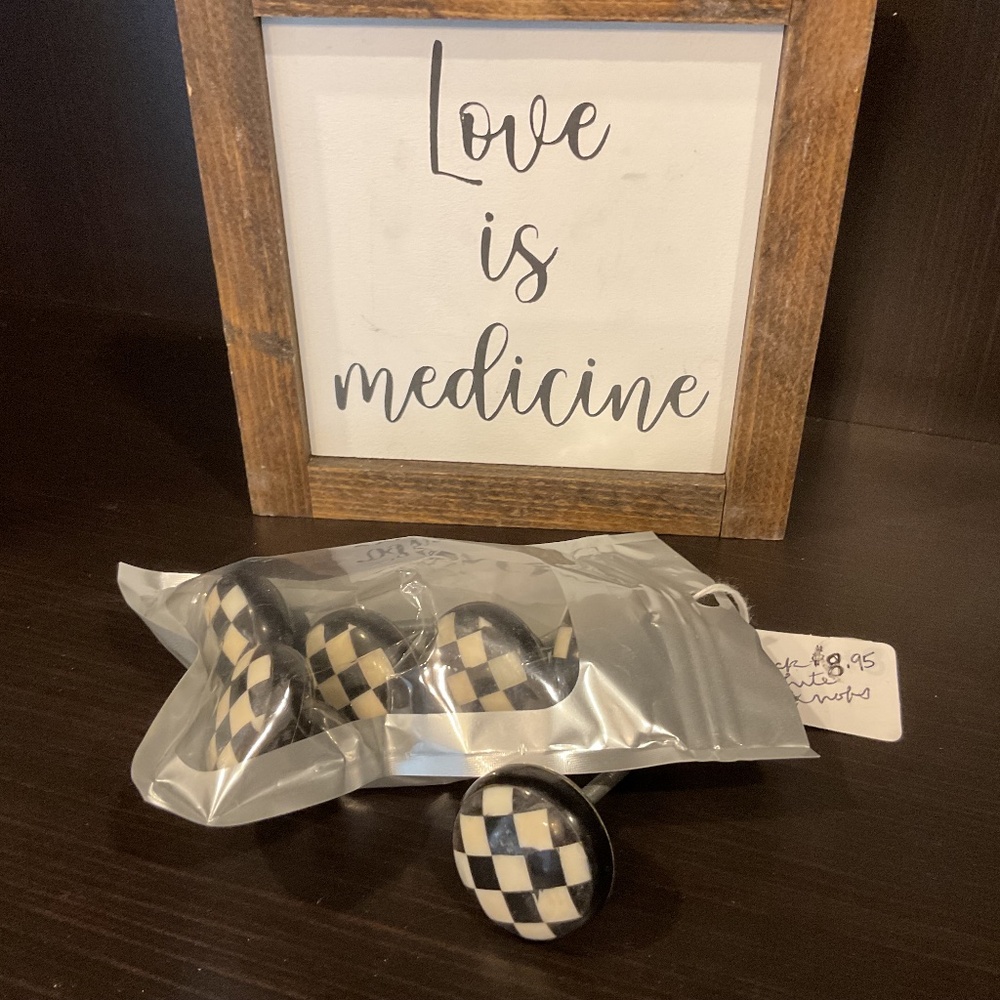 A lil refresh vintage knobs and quote